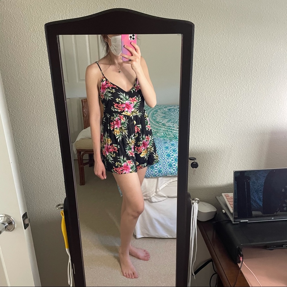 Tropical Romper - Picture 2 of 2